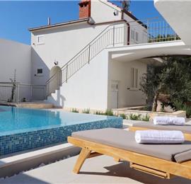 6 Bedroom Beachfront Villa with Heated Pool near Vela Luka on Korcula Island, Sleep 12